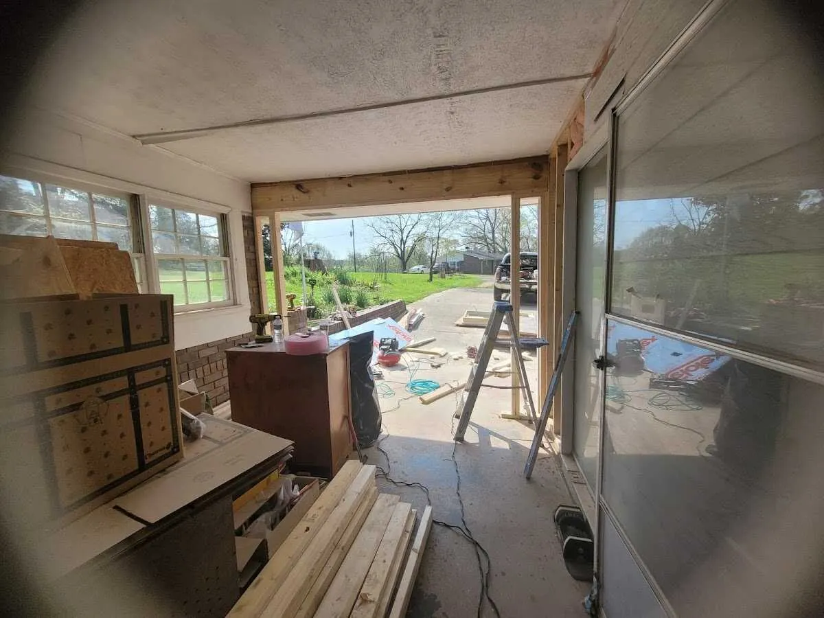 Air movers and dehumidifier for Drying & Dehumidification in Sweetwater